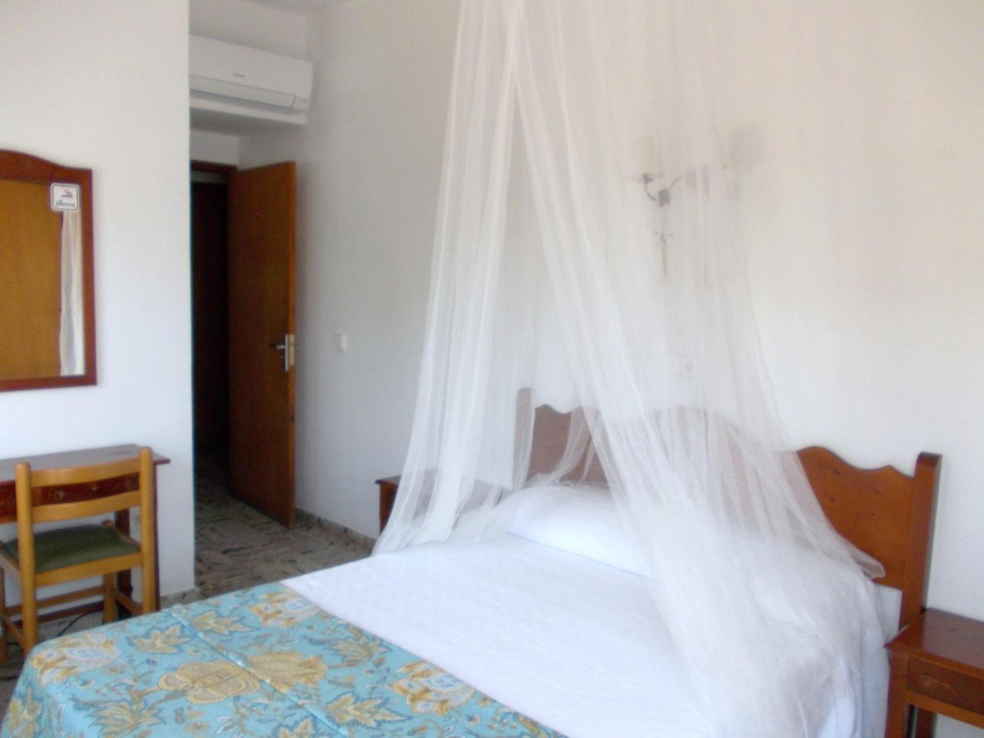 Hostal Rey Санта Еулалия дел Рио Екстериор снимка