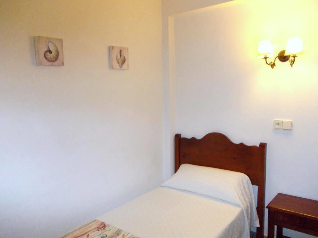 Hostal Rey Санта Еулалия дел Рио Екстериор снимка
